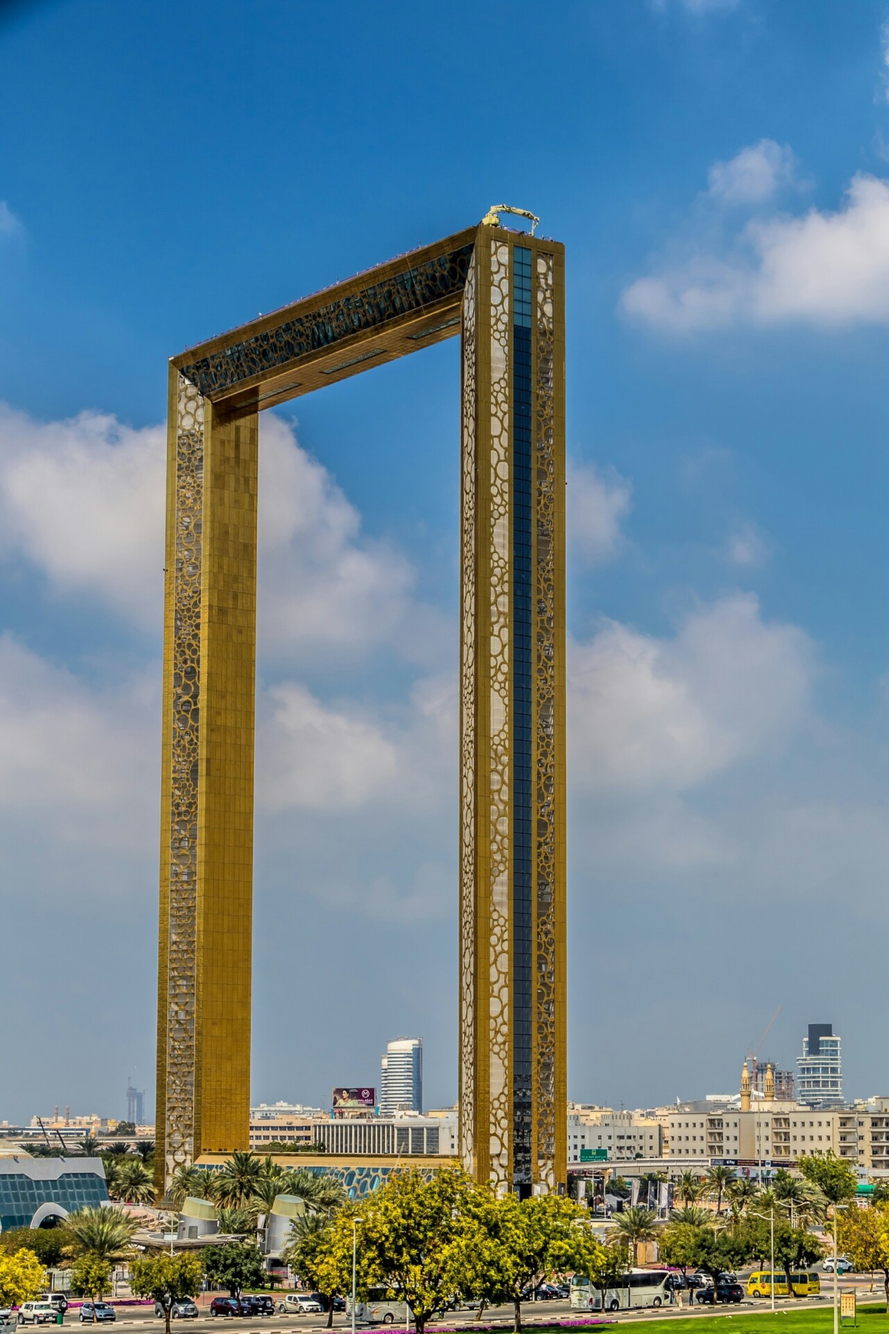 06 Dubai Frame 02